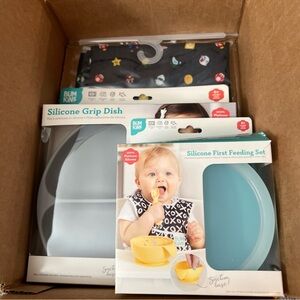 New In Box Bumkins Silicone First Feeding Set, Grip Dish & Super Mario Splat Mat